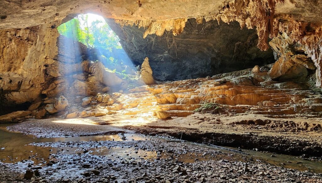 Nguom Ngao Cave Cao Bang