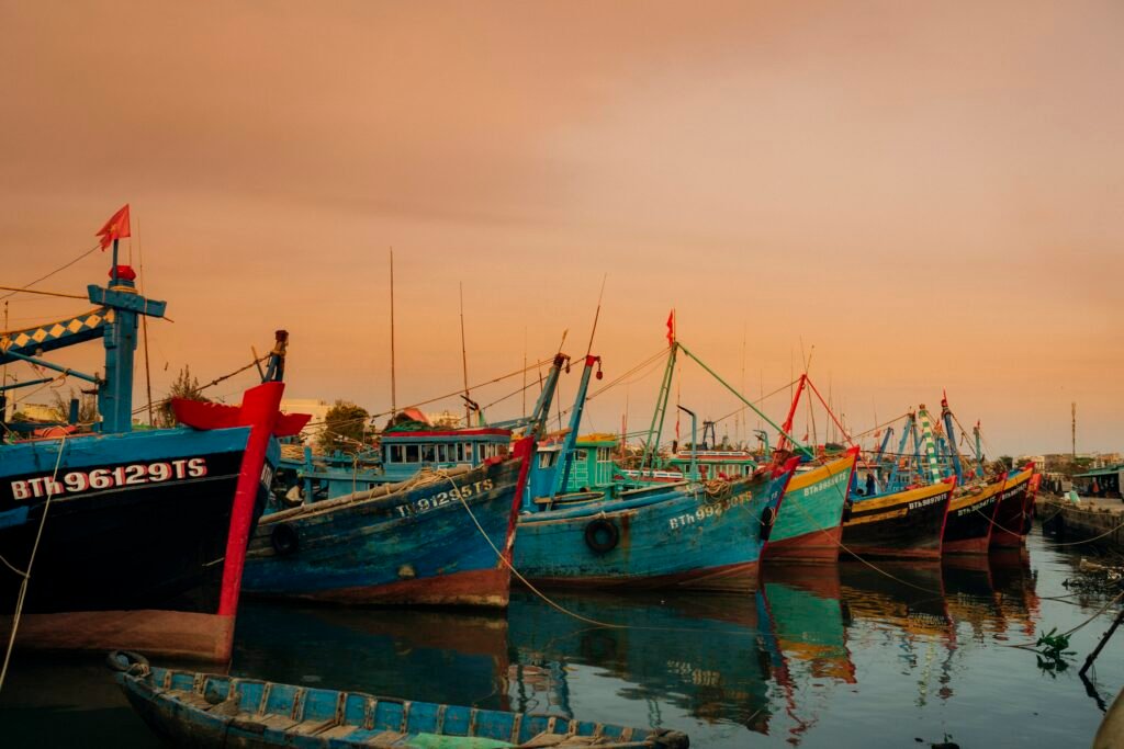 Bateaux de pêche colorés