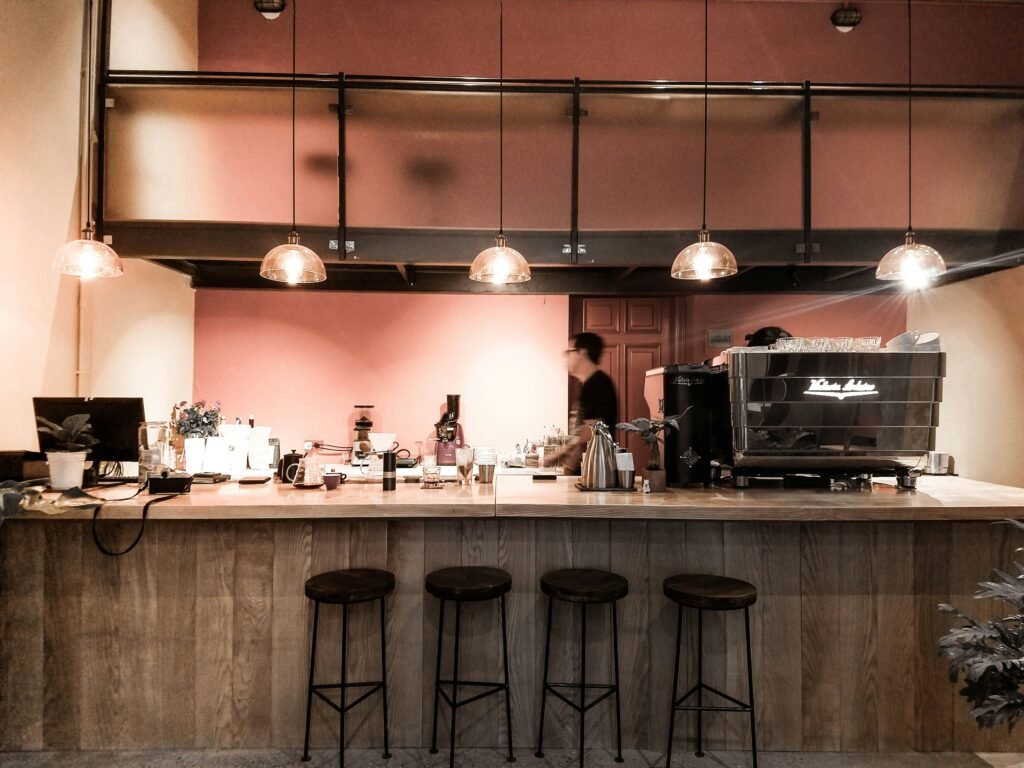 Comptoir d’un café à Hanoï