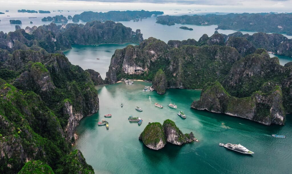 La baie d’Halong vue du ciel