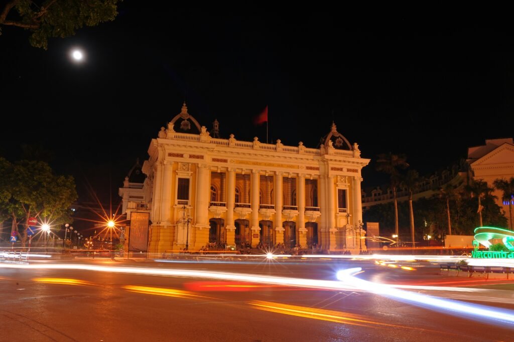 L’Opéra de Hanoï, la nuit
