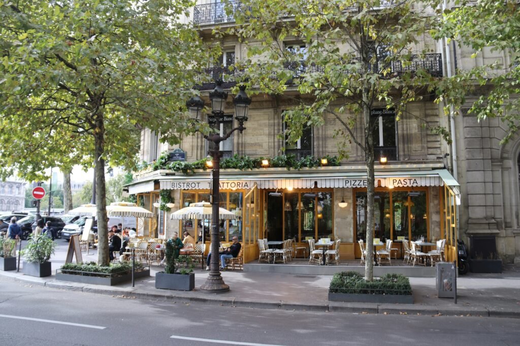 Terrasse de café parisien