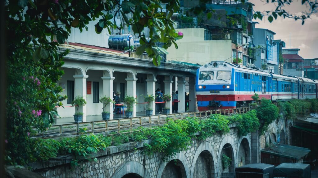 Train sur un pont dans le Centre