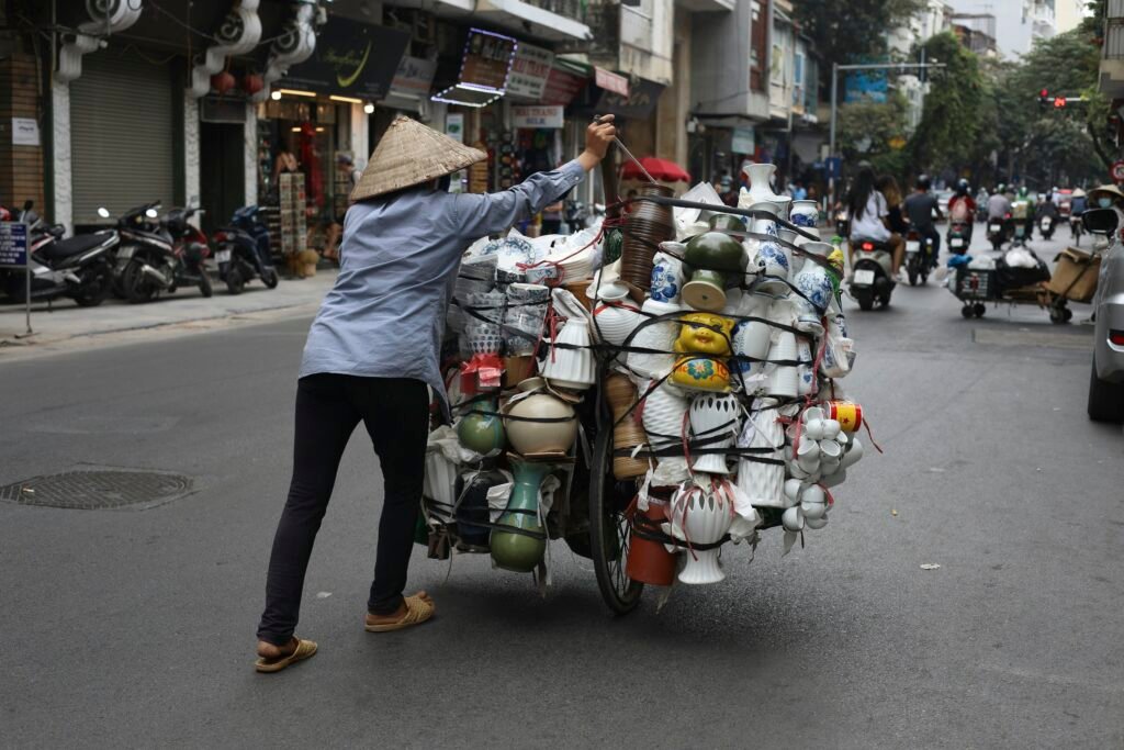 Vendeur ambulant à Hanoï