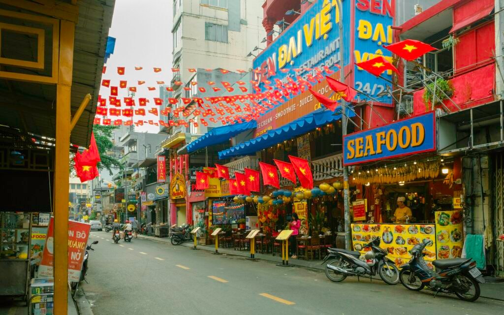Rue commerçante à Saigon
