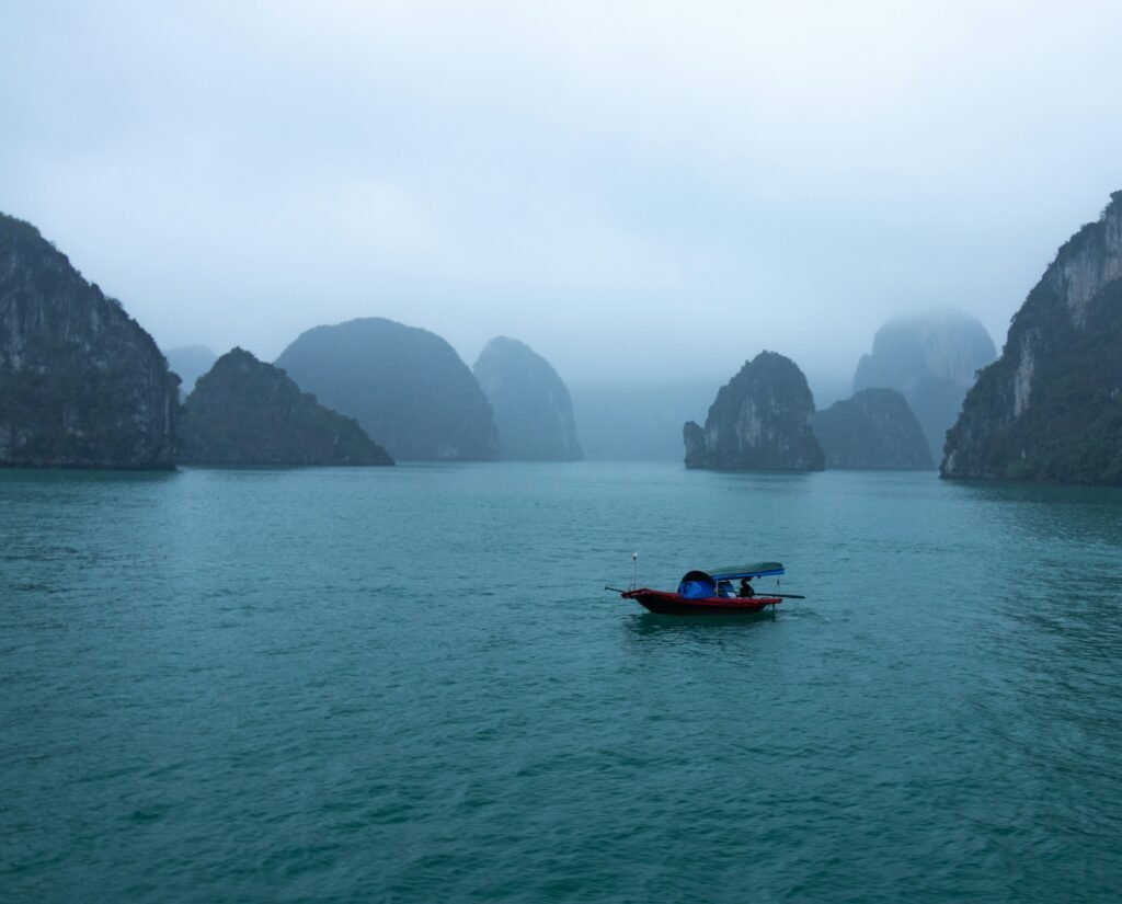 Barque dans la baie d’Halong