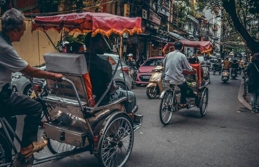 Cyclo dans une rue de Saigon