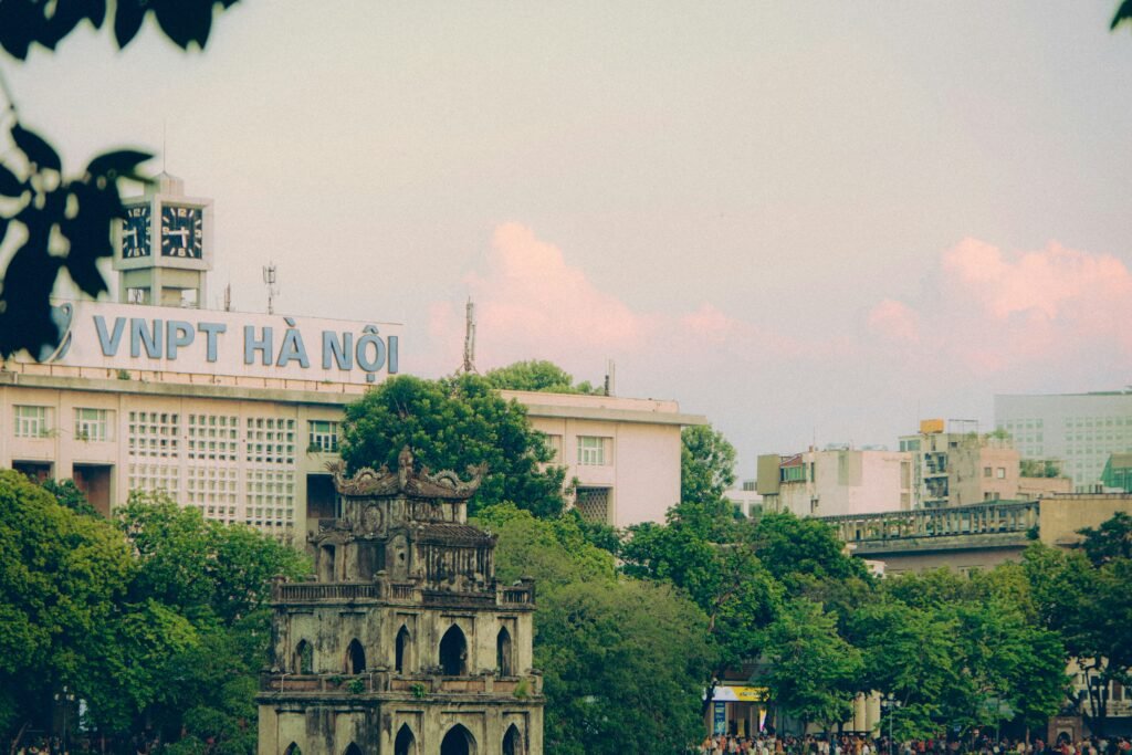 Hanoï, au bord du lac Hoan Kiem