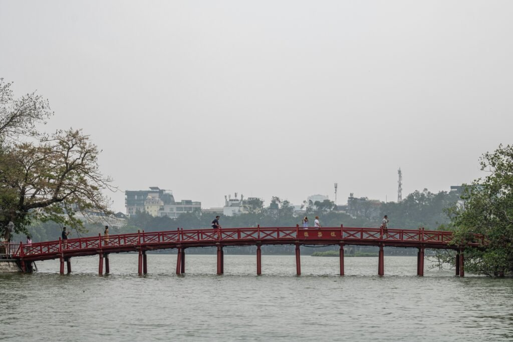 Le pont The Huc sur le lac Hoan Kiem