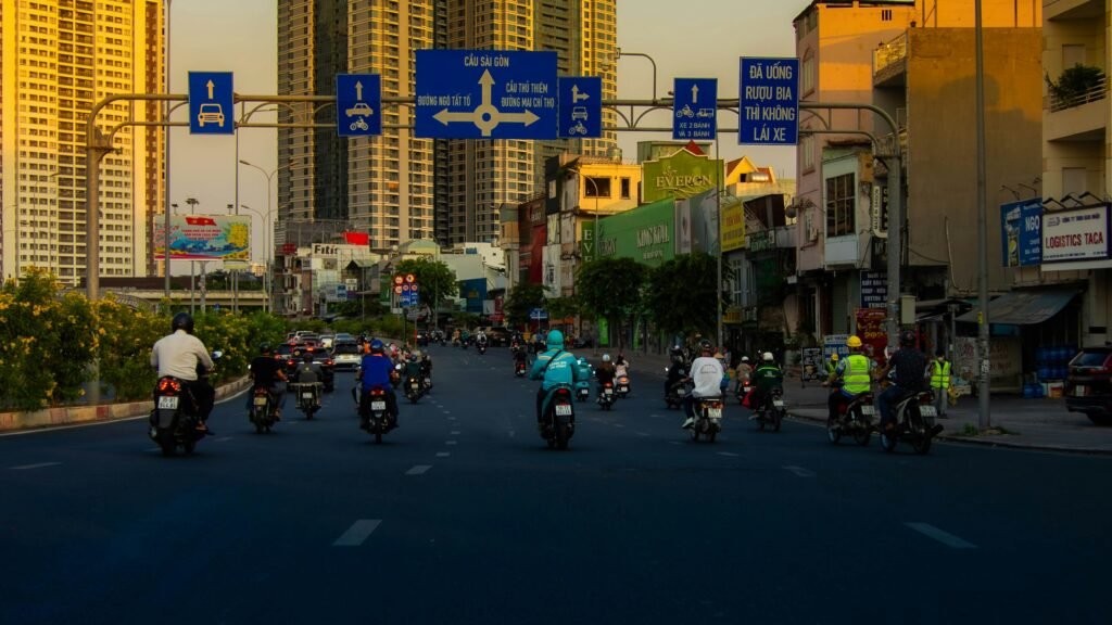 Scooters dans une rue de Saigon